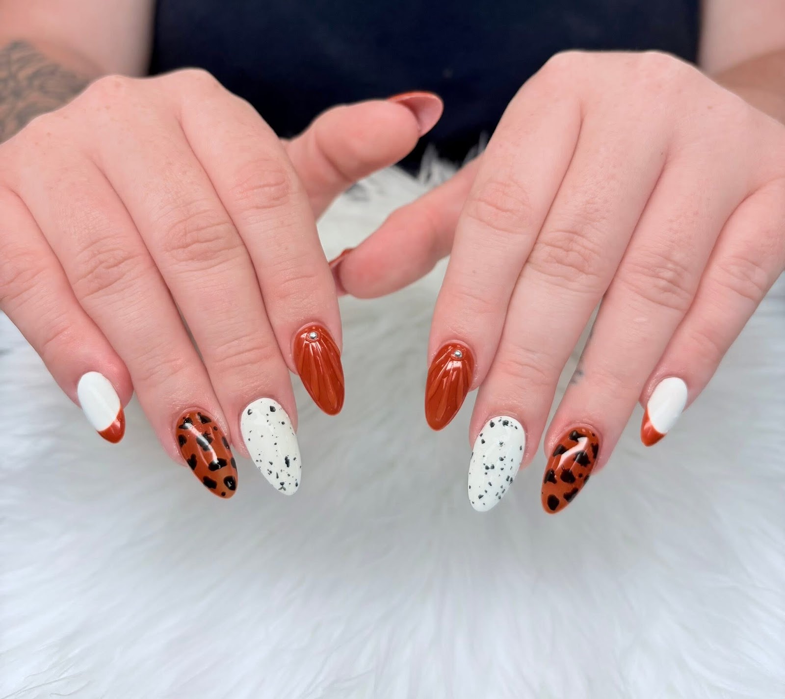 Aura Nail Bar logo